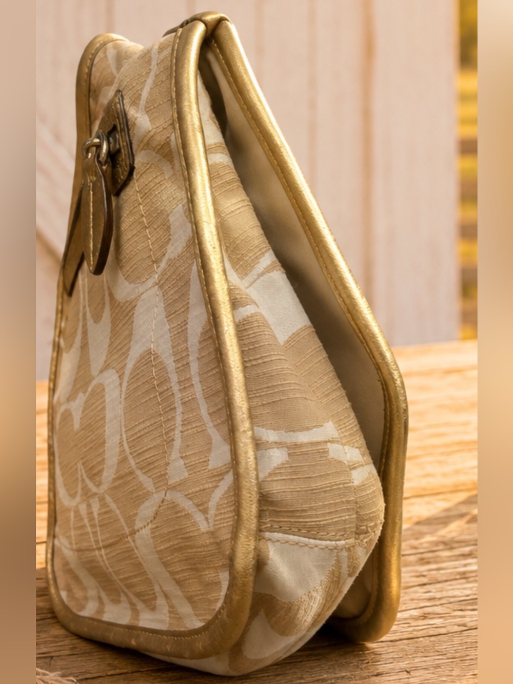 Vintage 2008 Coach Signature C Linen Jacquard Gold Crossbody Shoulder Bag - Picture 4 of 10
